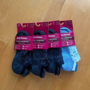 NWT Dr. Motion Compression Socks (4 x 2 Pairs)